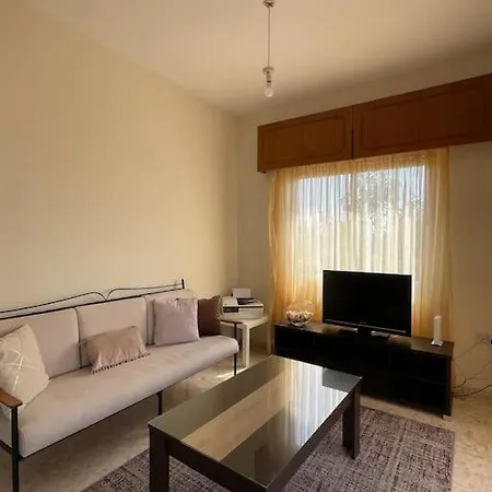 Apartment Minouthkia House *