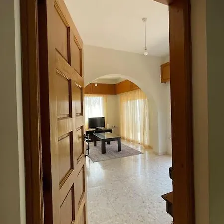 Minouthkia House Apartman Limassol